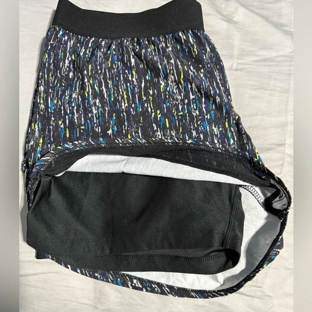 Impact by Jillian Michaels Stylish Women's multicolor Pattern Shorts - Picture 3 of 3